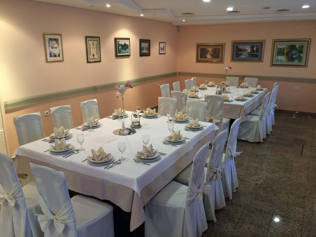 Bed And Breakfast Restaurant Dp Donji Zvecaj Dış mekan fotoğraf