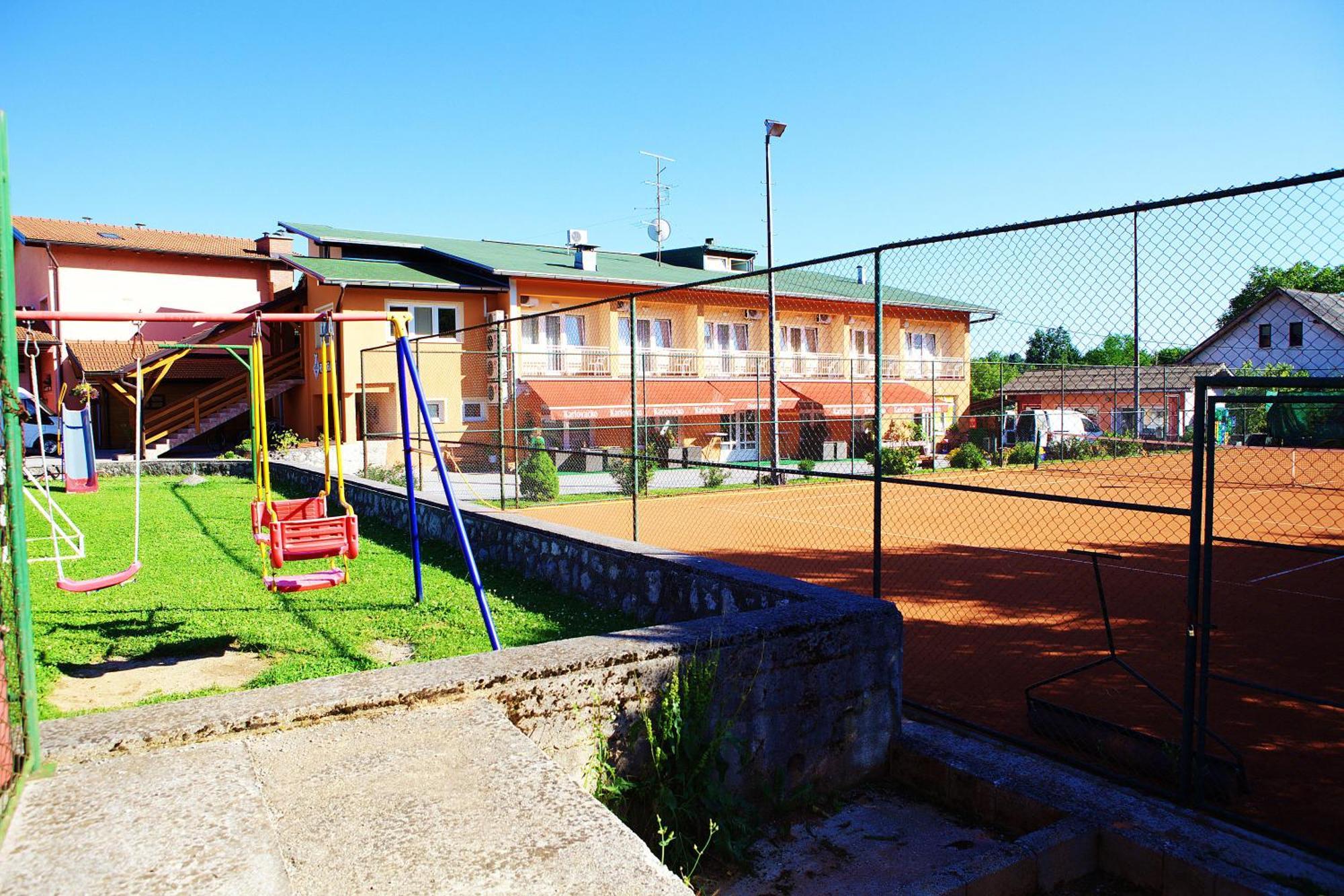 Bed And Breakfast Restaurant Dp Donji Zvecaj Dış mekan fotoğraf