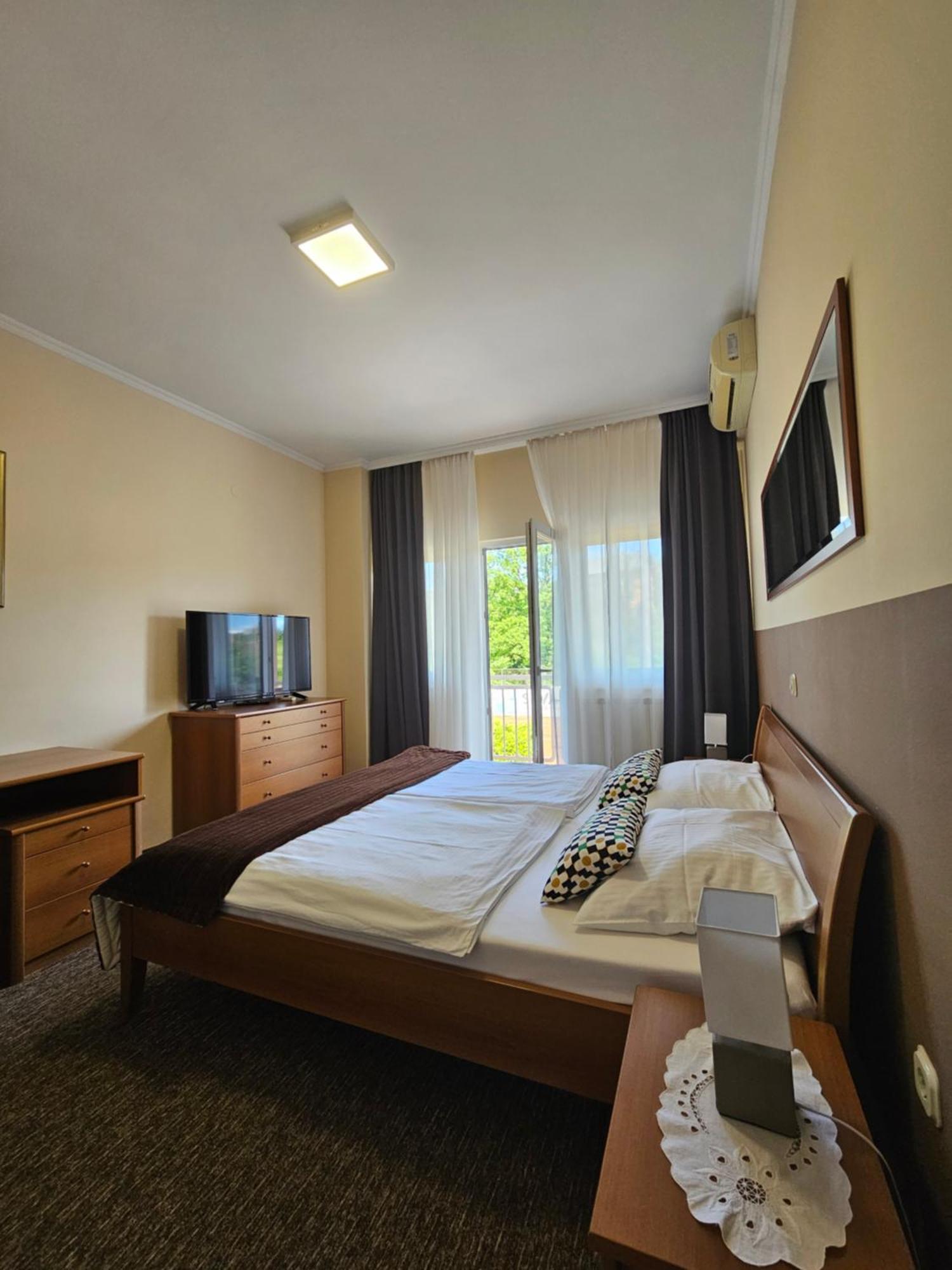 Bed And Breakfast Restaurant Dp Donji Zvecaj Dış mekan fotoğraf