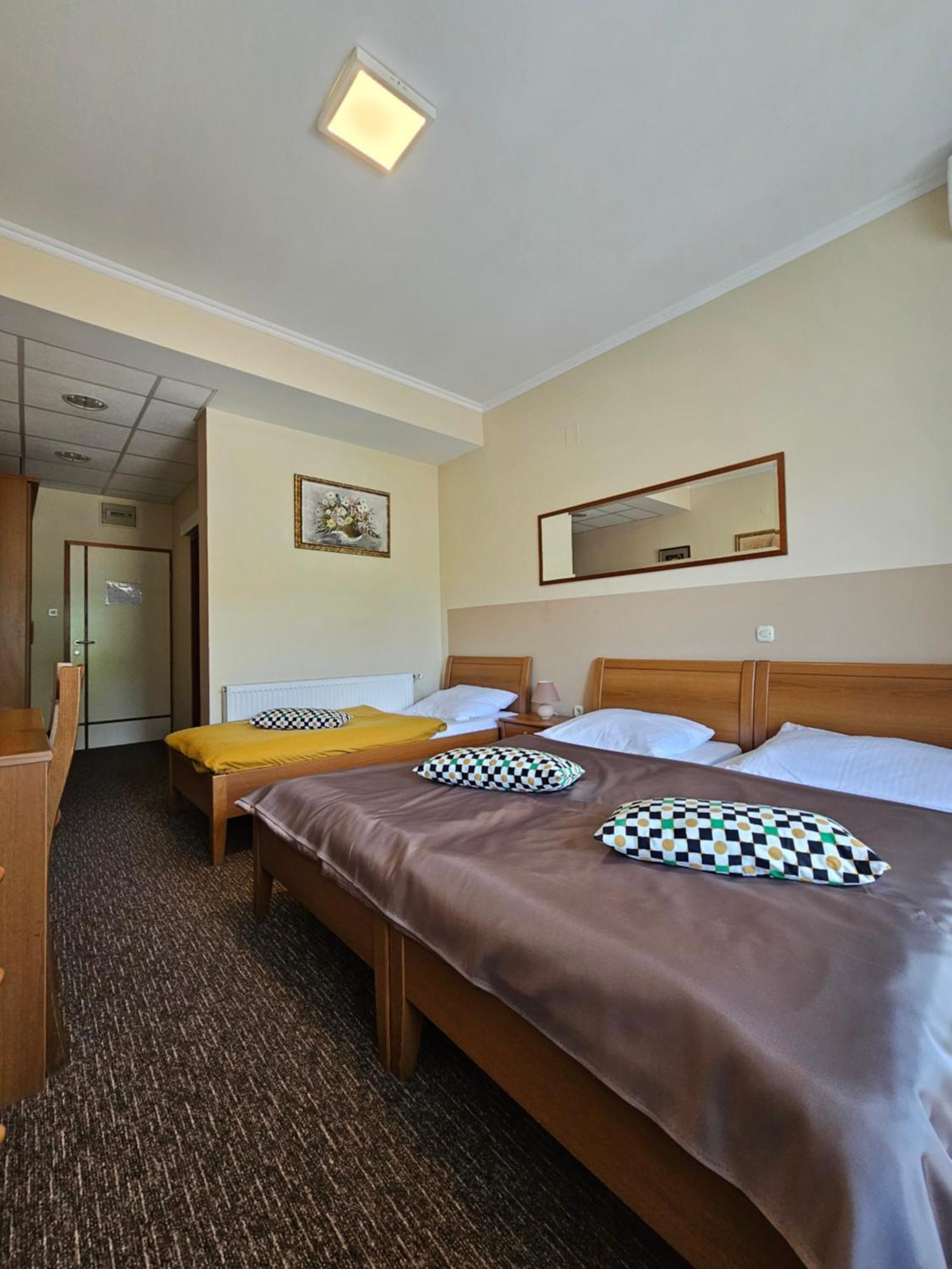 Bed And Breakfast Restaurant Dp Donji Zvecaj Dış mekan fotoğraf