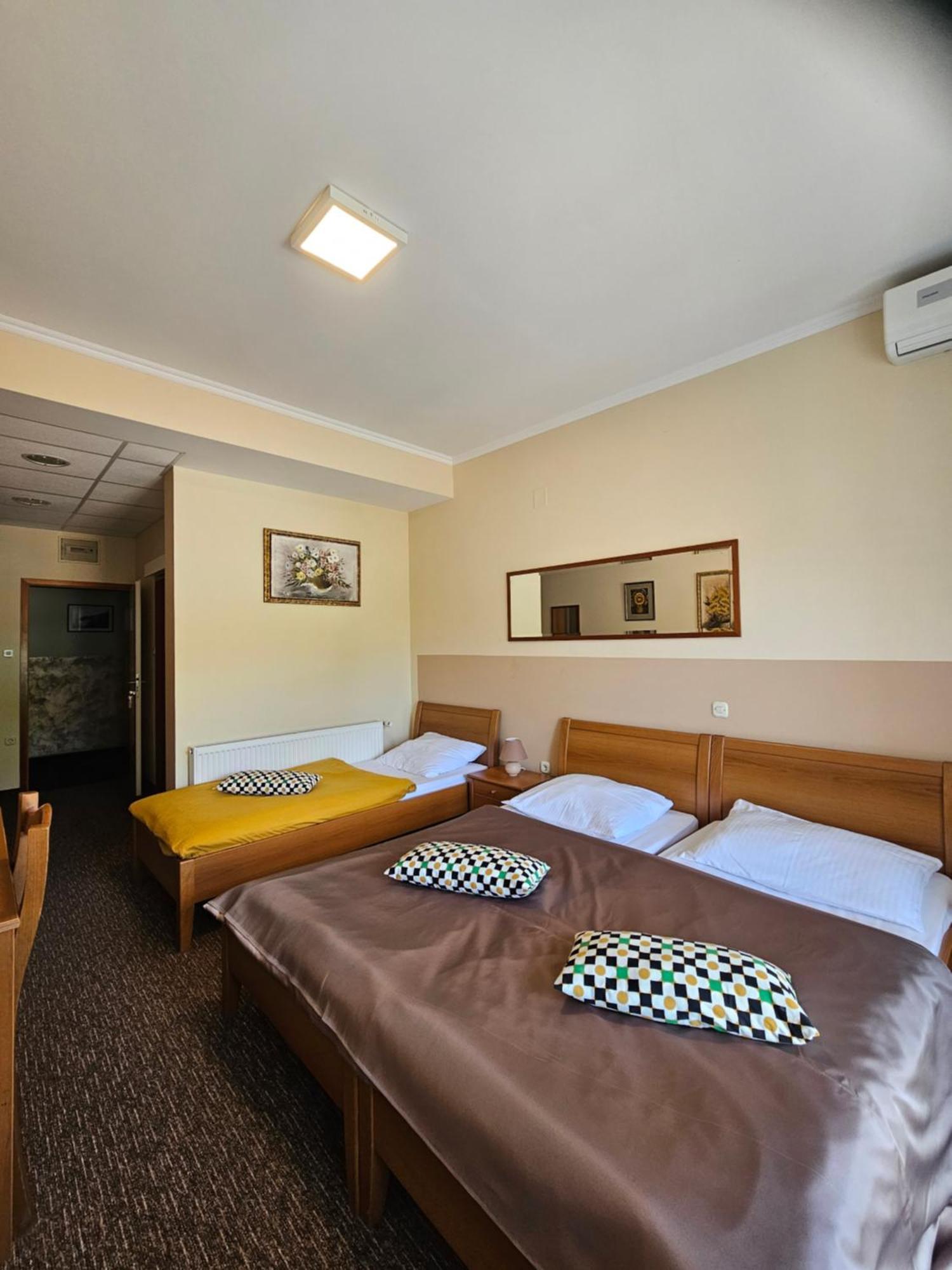 Bed And Breakfast Restaurant Dp Donji Zvecaj Dış mekan fotoğraf