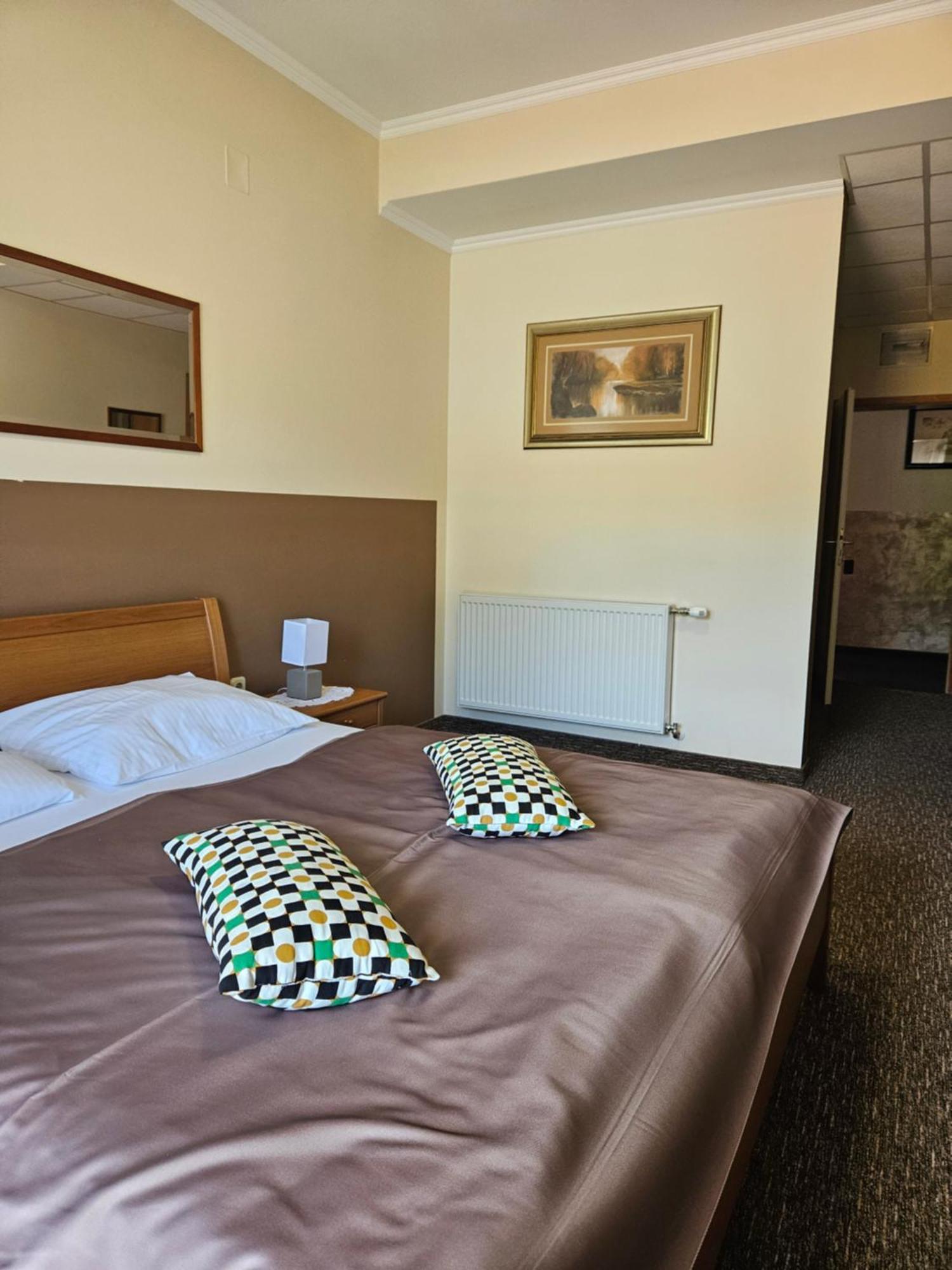 Bed And Breakfast Restaurant Dp Donji Zvecaj Dış mekan fotoğraf