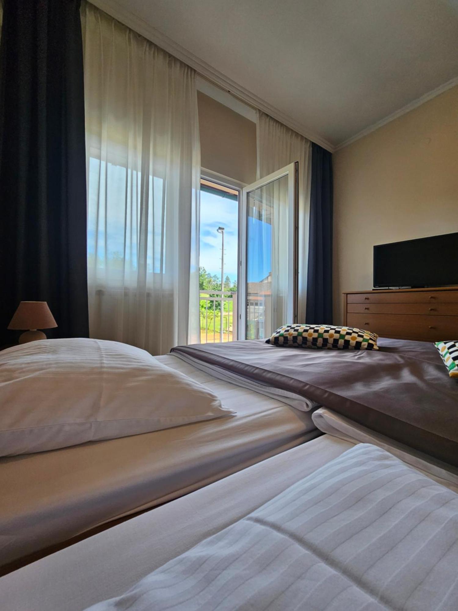 Bed And Breakfast Restaurant Dp Donji Zvecaj Dış mekan fotoğraf