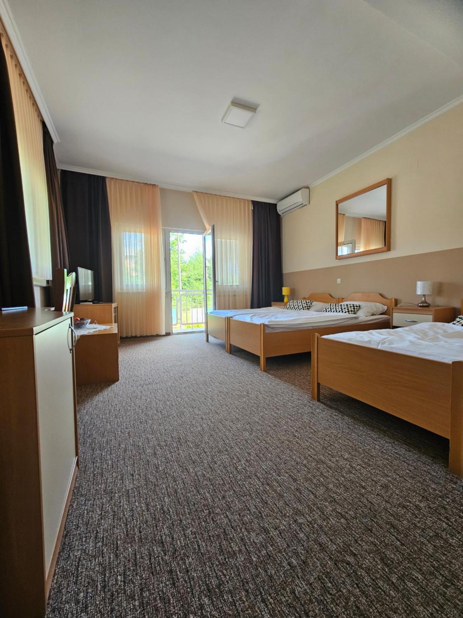 Bed And Breakfast Restaurant Dp Donji Zvecaj Dış mekan fotoğraf